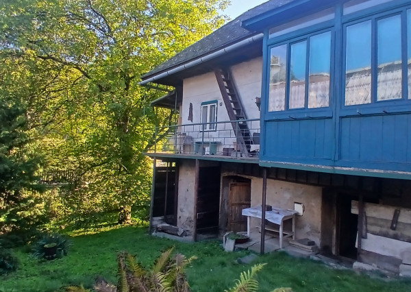 Na Predaj! Útulný banícky domček so záhradkou v Dobšinej.