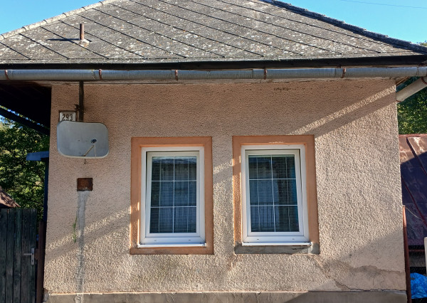 Na Predaj! Útulný banícky domček so záhradkou v Dobšinej.