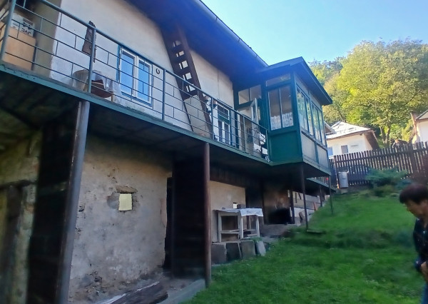 Na Predaj! Útulný banícky domček so záhradkou v Dobšinej.