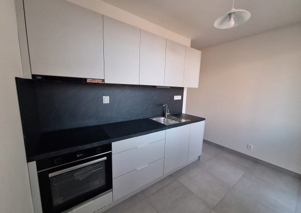 1-IZBOVÝ BYT S DVOMI LOGGIAMI NA PRENÁJOM