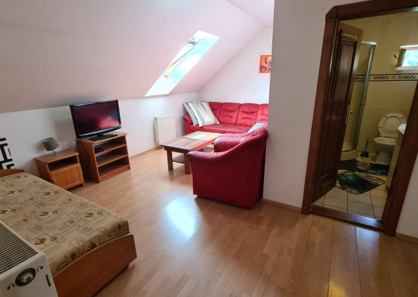 ZABEHNUTÉ UBYTOVANIE A BOWLING BAR NA PREDAJ !