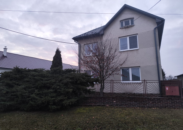 Tomášovce- rodinný dom na predaj s veľkým pozemkom