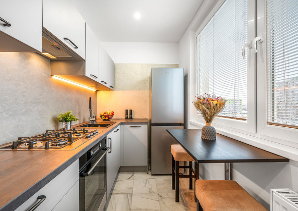 REZERVOVANÉ/Kompletné zrekonštruovaný a zariadený 2i byt s balkónom – Poprad