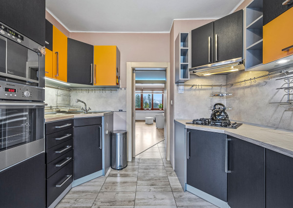 NA PREDAJ Výnimočný 3-izbový byt v Kežmarku so záhradou