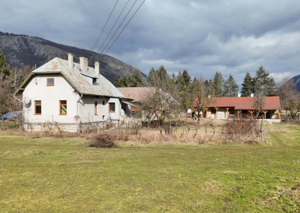 Jedinečná usadlosť na samote pod Silickou planinou -Gombasek