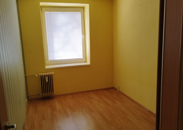 Na predaj 3-izbový byt v tichej lokalite v Rožňave