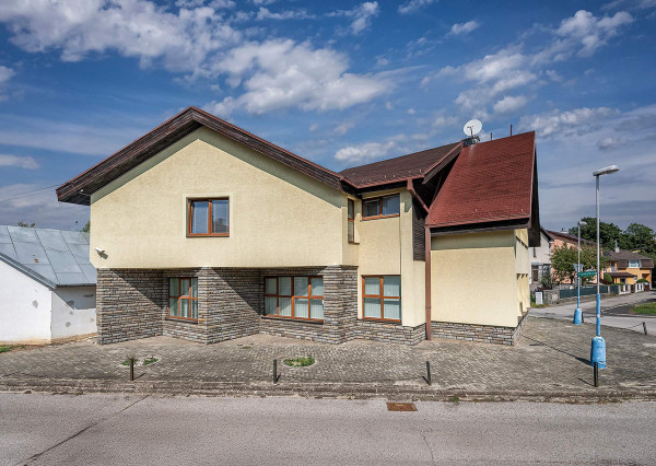 Podnikajte vo veľkom – 120m² priestoru na prenájom v Poprade