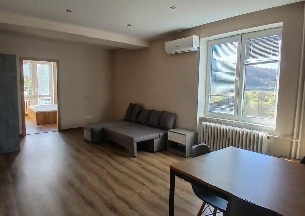 NA PREDAJ 3-IZBOVÝ BYT RENOVOVANÝ, VARGOVÉ POLE - ROŽŇAVA