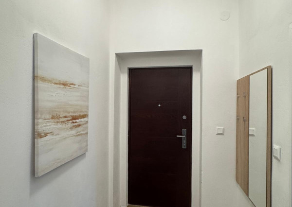 Plešivec-na predaj moderný a priestranný 2-izbový byt po kompletnej rekonštrukcii