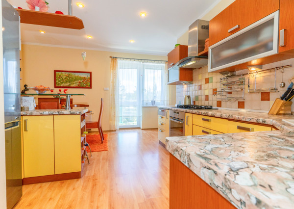 PRENÁJOM Veľkorysý 4-izbový byt 135 m² v TOP lokalite Poprad