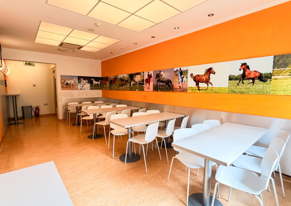 NA PRENÁJOM – KOMPLETNE ZARIADENÉ BISTRO V POPRADE