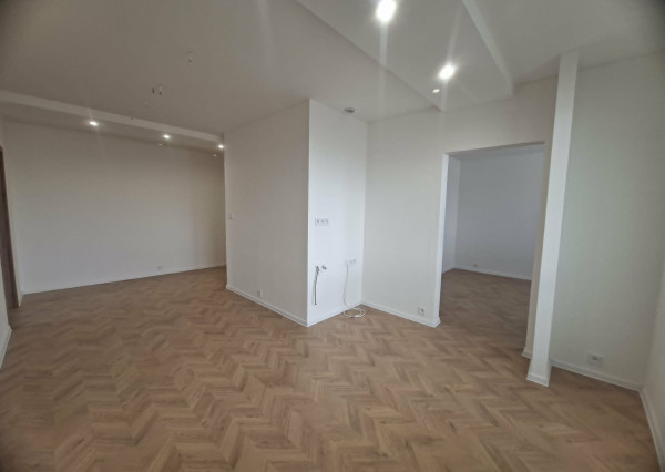 NA PREDAJ KOMPLETNE ZREKONŠTRUOVANÝ 4-IZBOVÝ BYT S BALKÓNOM