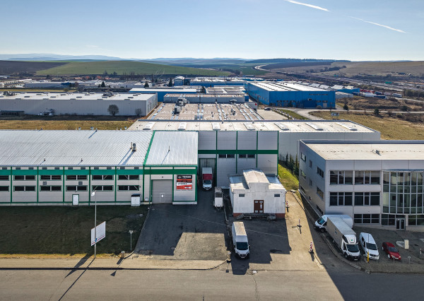 PRENAJATÉ / SKLAD /VÝROBNÝ PRIESTOR 636 m², MATEJOVCE – PRIEMYSELNÁ ZÓNA