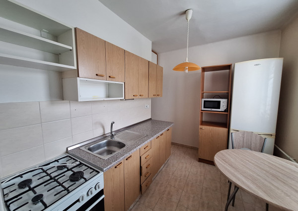 1-IZBOVÝ BYT S BALKÓNOM NA PRENÁJOM