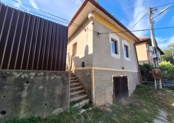 RODINNÝ DOM NA PREDAJ V MESTE ROŽŇAVA