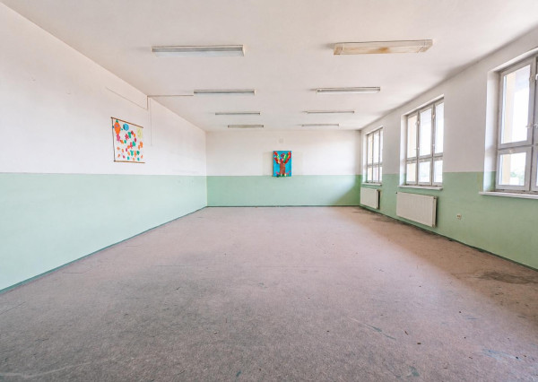 CBF Reality Vám ponúka na predaj multifunkčnú budovu v centre mesta Tornaľa