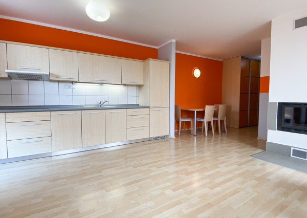 PRENÁJOM 2i apartmán v blízkosti centra s parkovacím miestom, Poprad