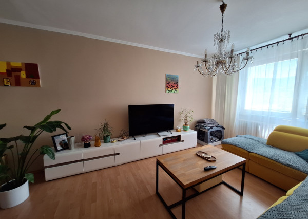 3-IZBOVÝ BYT S BALKÓNOM NA PREDAJ