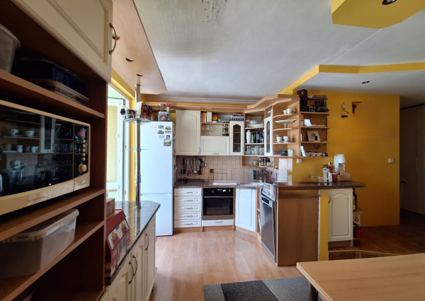 3-IZBOVÝ BYT S BALKÓNOM NA PREDAJ