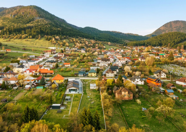 Stavebný pozemok v Ružomberku - Hrboltová - 1 914 m2
