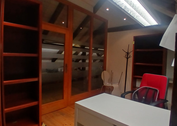 Prenájom kancelárskych priestorov priamo na námestí