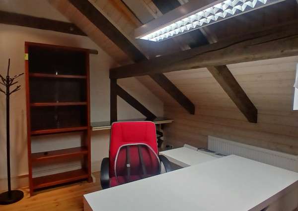 Prenájom kancelárskych priestorov priamo na námestí