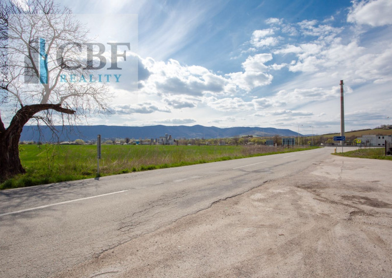 Pozemok na predaj v Rožňave - fotografia 1