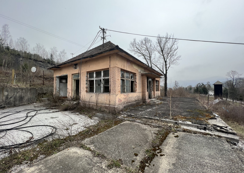 Na predaj budova v obci Nižná Slaná - fotografia 3