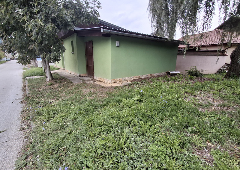 PREDAJ NEHNUTEĽNOSTI NA SÍDLISKU PODRÁKOŠ V ROŽŇAVE ! - fotografia 3