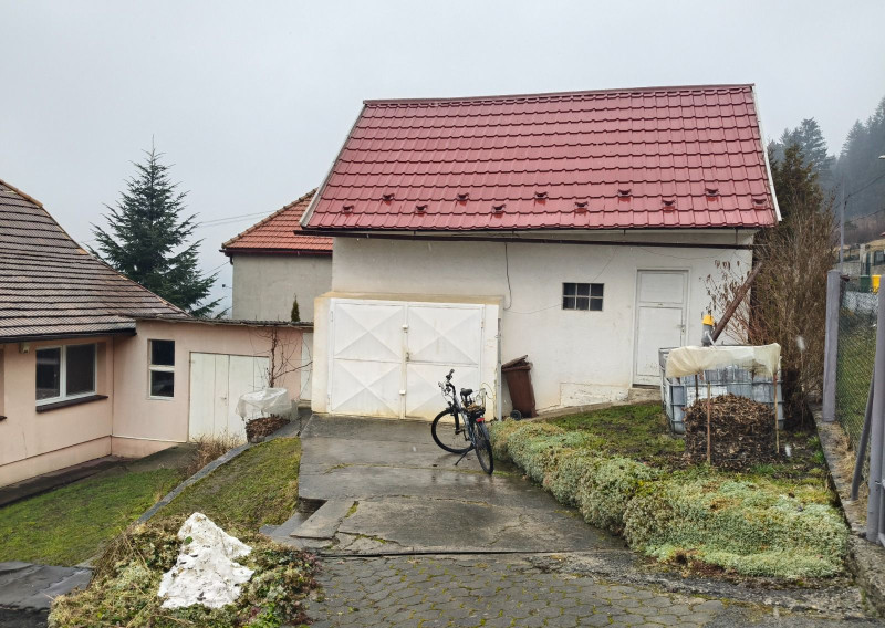 Rodinný dom s veľkým pozemkom - Ružomberok - fotografia 3