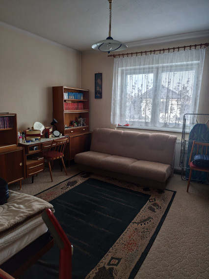 Tomášovce-   rodinný dom na predaj s veľkým pozemkom - fotografia 3