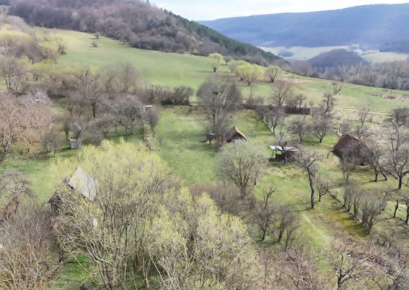 NA PREDAJ EXKLUZÍVNY POZEMOK V OBCI LÚČKA - fotografia 3