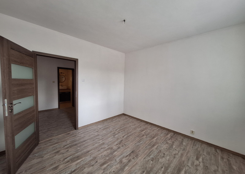 2-IZBOVÝ BYT NA PREDAJ V ROŽŇAVE - fotografia 3