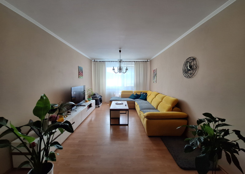 3-IZBOVÝ BYT S BALKÓNOM NA PREDAJ - fotografia 3