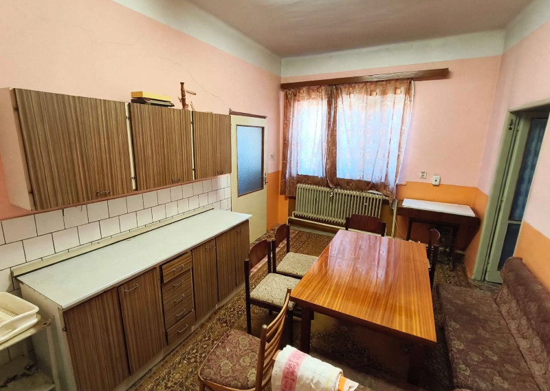 Plešivec- útulný rodinný dom na predaj - fotografia 1