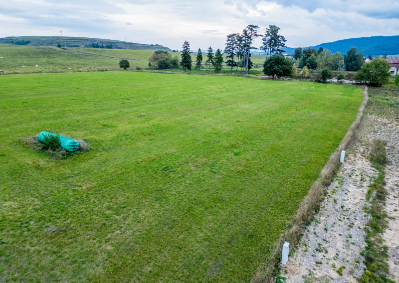 Pozemok na predaj v obci Betlanovce–súkromie, príroda a dobrá poloha - fotografia 3
