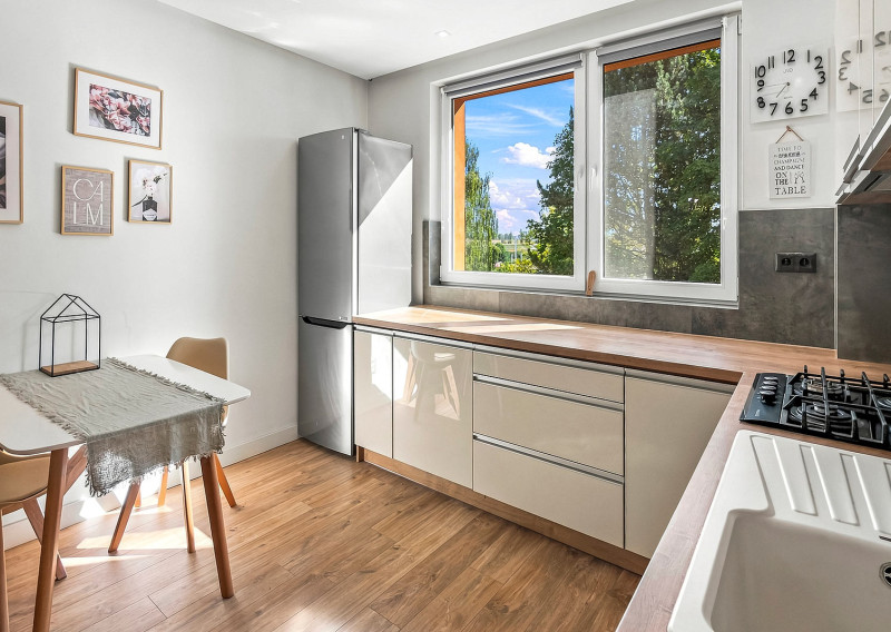 PRENÁJOM MODERNÝ 2-IZBOVÝ BYT S BALKÓNOM | L.SVOBODU - POPRAD - fotografia 1