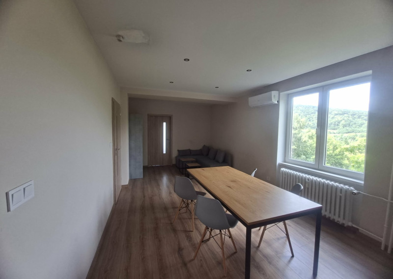 ZNÍŽENÁ CENA! 3-IZBOVÝ BYT RENOVOVANÝ, VARGOVÉ POLE- ROŽŇAVA - fotografia 3