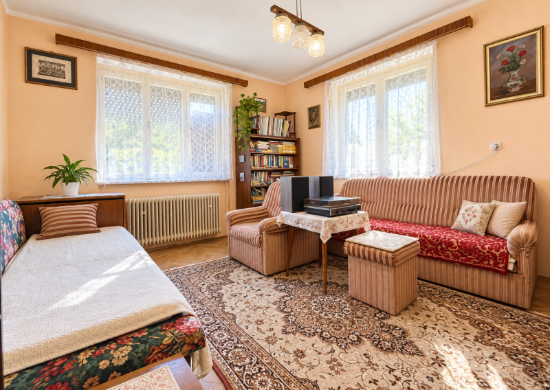 INVESTIČNÁ PRÍLEŽITOSŤ V BETLIARI – RODINNÝ DOM 260 m² S POTENCIÁLOM APARTMÁNOV - fotografia 3