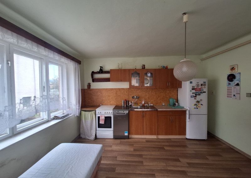 RODINNÝ DOM NA PREDAJ V KRÁSNOHORSKOM PODHRADÍ - fotografia 3