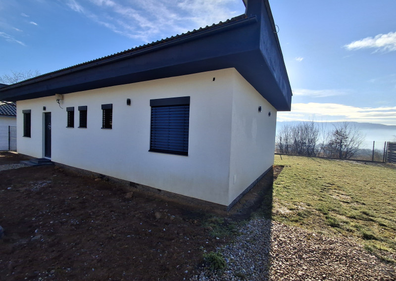 NOVOSTAVBA RODINNÉHO DOMU NA PREDAJ ! - fotografia 3