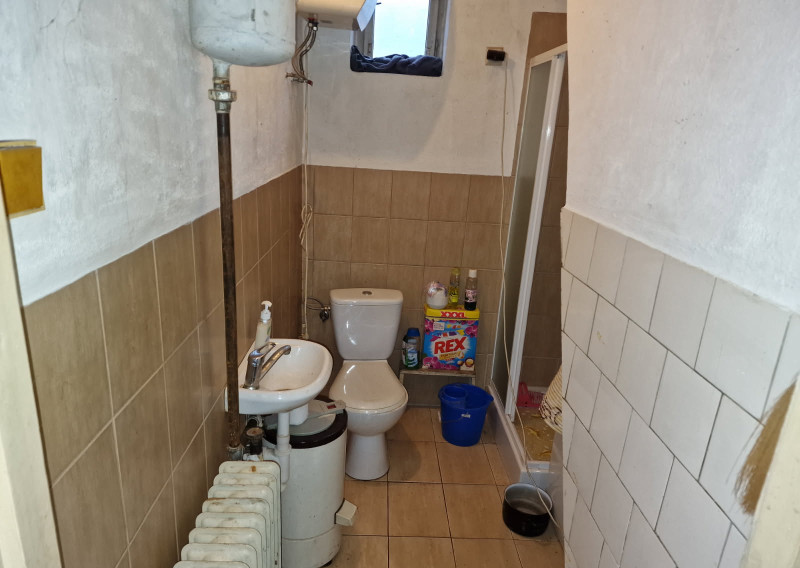ZNÍŽENÁ CENA! RODINNÝ DOM NA PREDAJ VO VYHĽADÁVANEJ OBCI BRZOTÍN ! - fotografia 3